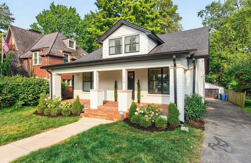 Hollywood - Mt. Vernon House | Upscale 6 Bedroom Home Near Stadium and Restaurants