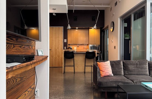Traverse City Condo | Upscale Condo with Private Entry! Walk to Downtown Restaurants & Shops!