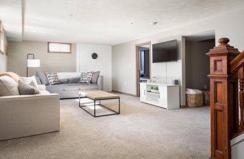 Traverse City House | Upscale Urban Oasis: Spacious & Chic with Hot Tub!