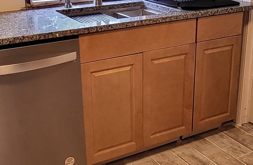 Oakdale Condo | USM Area. Great location.