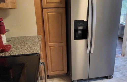 Oakdale Condo | USM Area. Great location.