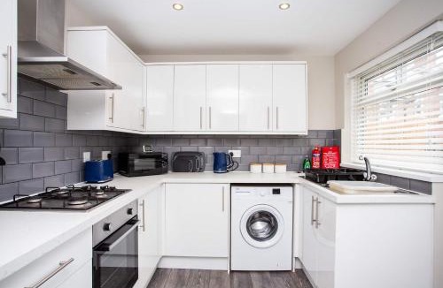 Heaton Apartment | Vacant Nests Cozy Central apartment Free Wi-Fi