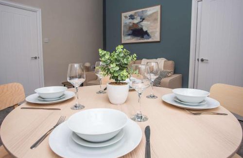 Heaton Apartment | Vacant Nests Cozy Central apartment Free Wi-Fi