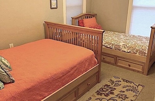 Grand Haven Apartment | Vacation rental in beautiful downtown Grand Haven walkable to everything!