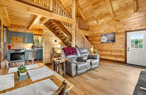 Logan Cabin | Valley View Cabin at Trickle Creek