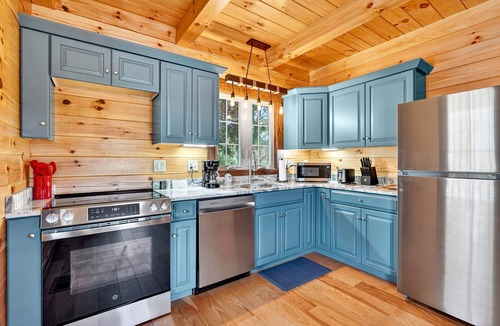 Logan Cabin | Valley View Cabin at Trickle Creek