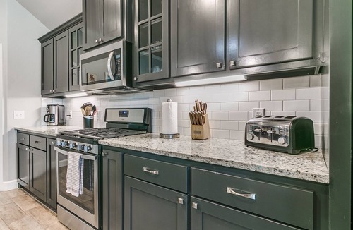 Edmond House | Vibrant and Fun in Cul De Sac