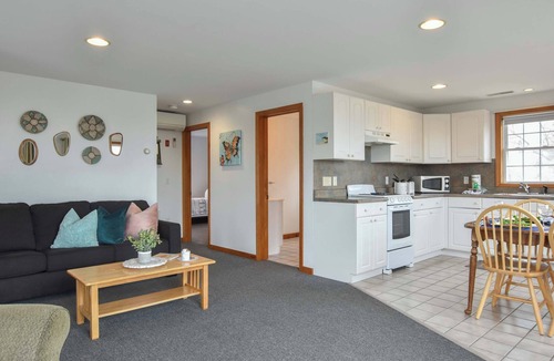North Truro House | Views of Bay Access to Private Beach!