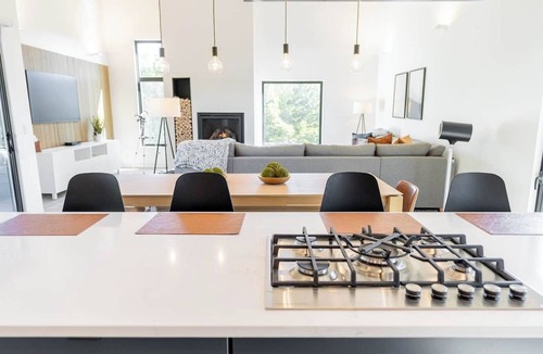 Logan Villa | Villa Prairie at Hugga In the Hills -Sleeps 6