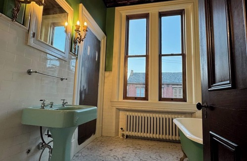 Allegheny-West Bed & Breakfast | Villagio Boutique Hotel