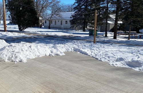 Fond du Lac House | Vintage Cottage Style 2-bedroom house with a lake view!