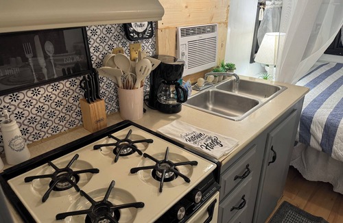 Versailles House | Vintage Vibes: Quaint Camper Escape