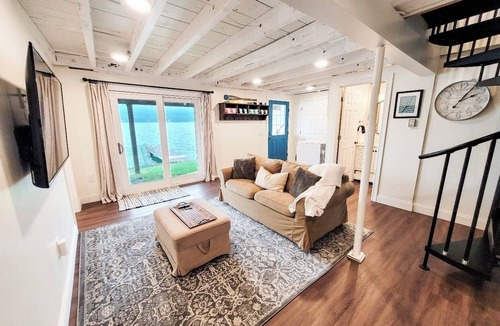 Hammondsport Cottage | VISIONS ON KEUKA- relax on the lake!