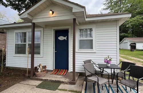 Kalkaska Cabin | Vivian's Cabin - Super Cute Lakefront Cabin with Private Dock!