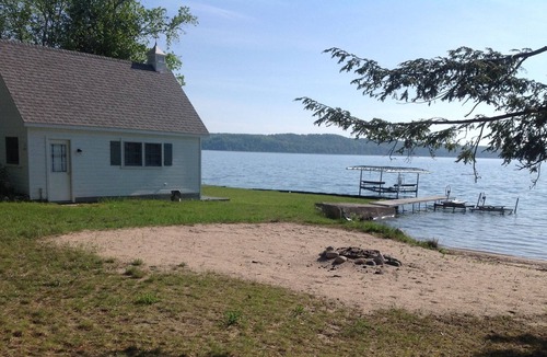 Frankfort Cottage | Vrbo Property