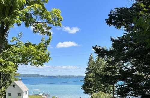 Frankfort Cottage | Vrbo Property