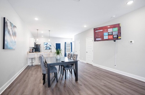 Clarksville Villa | Waiting to Excell: Modern Comfort Off Excell Rd in Sango