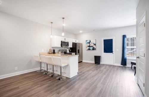 Clarksville Villa | Waiting to Excell: Modern Comfort Off Excell Rd in Sango