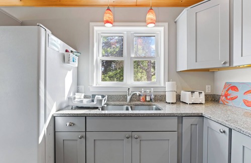 Bailey Island House | Wake to spectacular easterly ocean views and unforgettable Atlantic sunrises.