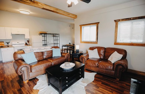 Elizabethtown Apartment | Wake Up on a Real Ranch - The Bunkhouse - Elizabethtown KY