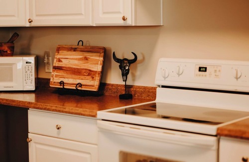 Elizabethtown Apartment | Wake Up on a Real Ranch - The Bunkhouse - Elizabethtown KY