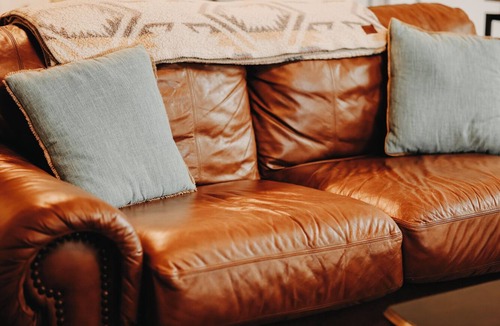 Elizabethtown Apartment | Wake Up on a Real Ranch - The Bunkhouse - Elizabethtown KY
