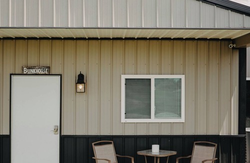 Elizabethtown Apartment | Wake Up on a Real Ranch - The Bunkhouse - Elizabethtown KY