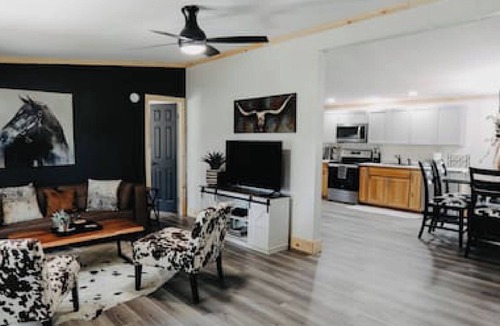 Elizabethtown House | Wake Up on a Real Ranch - The Lazy Ridge - Elizabethtown KY