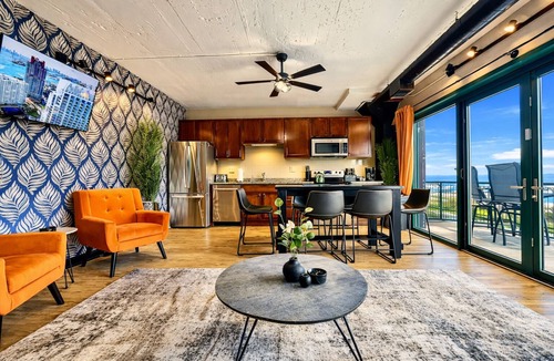 Sandusky Condo | Wake Up To Water Views In This Lakefront Gem By Cedar Point Kalahari Sports Force