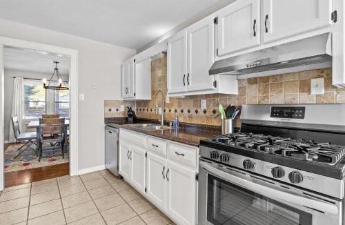 Tower Homes House | Waldo Craftsman - Fenced yard Walkable to dining
