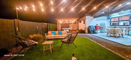 Cranbrooke Manor House | Walk 2 OLD TOWN 4 Bathrooms 5 Bedrooms GOLF putting POOL table 12 min to airport