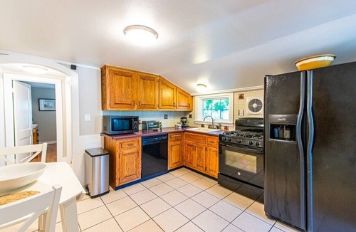 Bass River House | Walk 400 Yards to Windmill Beach!