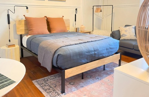 East Bayside Apartment | Walk-able Portland Studio