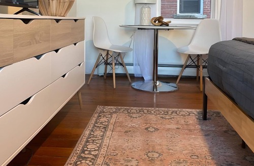 East Bayside Apartment | Walk-able Portland Studio