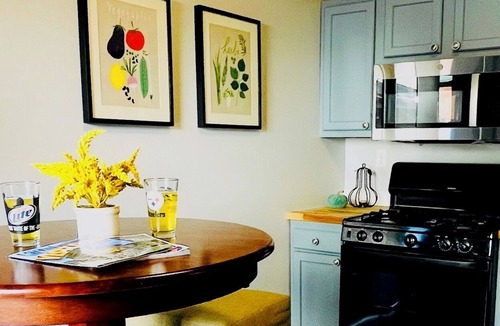 Central Northside House | WALK to ACRISURE & PNC Park + FREE Private Park 2 King beds/3 BA Sleeps 6