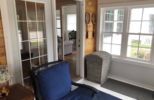 Beulah Cottage | Walk To All Beulah Amenities, Including Beach, Restaurants, Shopping, & Parks.
