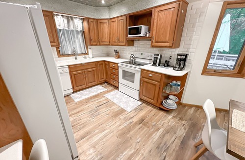 Frankfort House | Walk to beach, bay, downtown, parks. Close to Ski resorts.