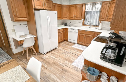 Frankfort House | Walk to beach, bay, downtown, parks. Close to Ski resorts.