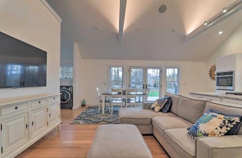 Brewster House | Walk to Beach! Cape Cod Cottage w/Fire Pit