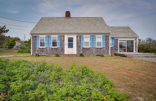 West Chatham House | Walk to Beach: Chatham Gem w/Ocean-View Sunroom!