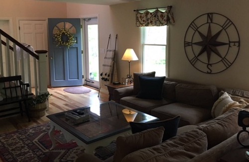 East Falmouth House | Walk to beach & close to Falmouth Village & restaurants, near Green Pond Harbor.