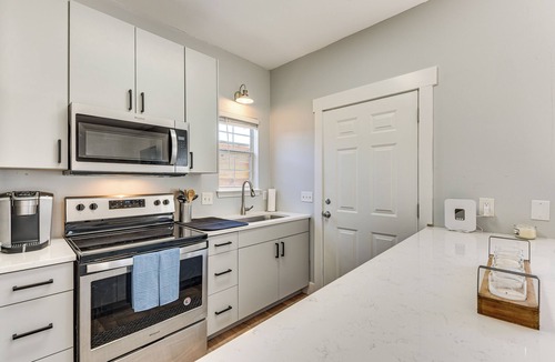 Gulfview Heights Apartment | Walk to Beaches on 30A! Coastal Studio Stay