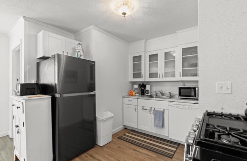 Hyannis Apartment | Walk To Beaches, Main Street, and Harbor. 2BR Cottage. Quiet Area. Captain Gosnold Village 8AB