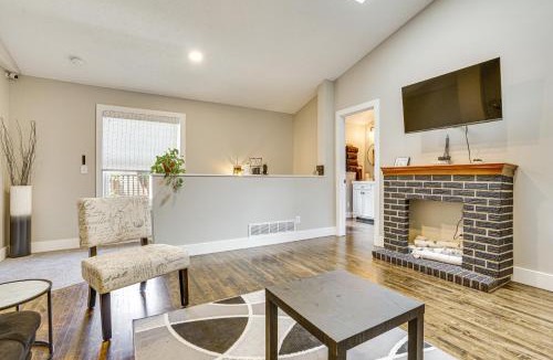 Whittier House | Walk to Bites & Whittier Park: Uptown Getaway!