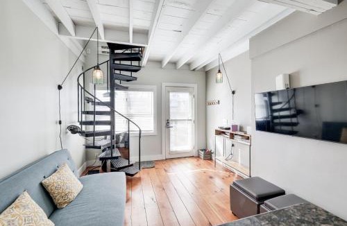 Provincetown House | Walk to Commercial Street! Couples Retreat w/Deck