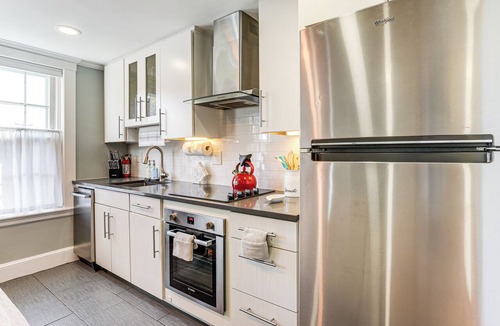 Harbor View - Orient Heights Apartment | Walk to Constitution Beach: Mid-Century Boston Gem