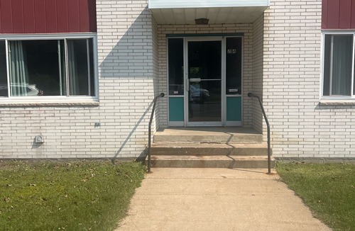 Munising Apartment | Walk to Cruise Boat 2min, brewery, parks, & restaurants Downtown Apartment