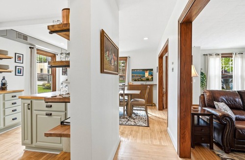 Sturgeon Bay House | Walk to Downtown Sturgeon Bay! Large Home + Yard