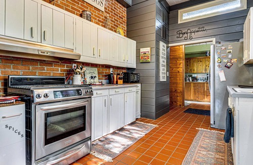 Rockville House | Walk to Dtwn Rockville! Prairie-Inspired Retreat