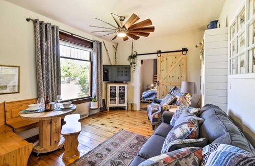 Sturgeon Bay Apartment | Walk to Dtwn Shops & Eats: Sturgeon Bay Retreat